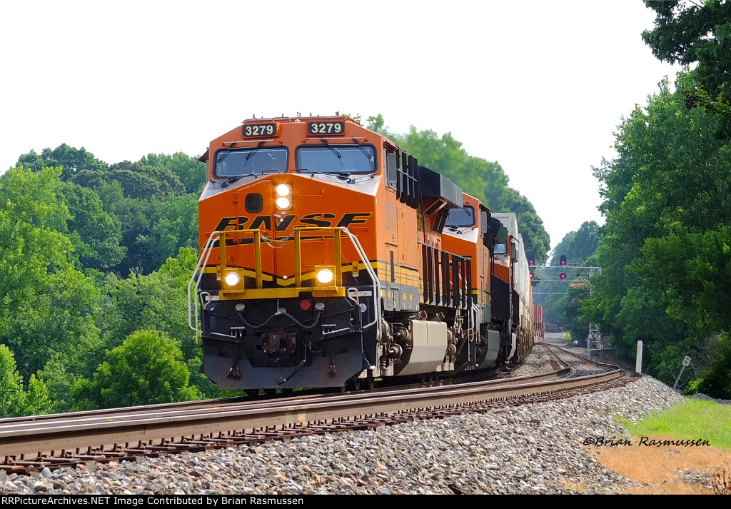 BNSF 3279 on NS